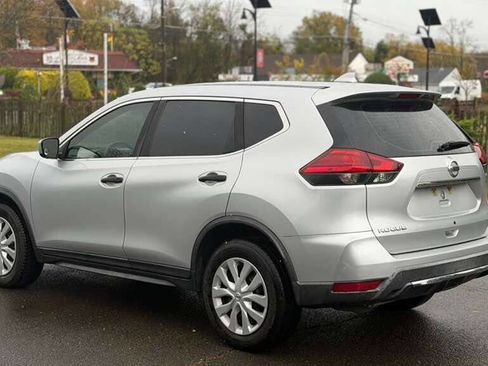 Used 2017 Nissan Rogue S image 4