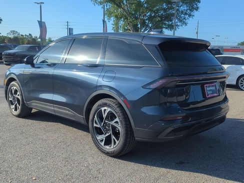 Used 2024 Lincoln Nautilus Premier w/ Jet Appearance Package image 6