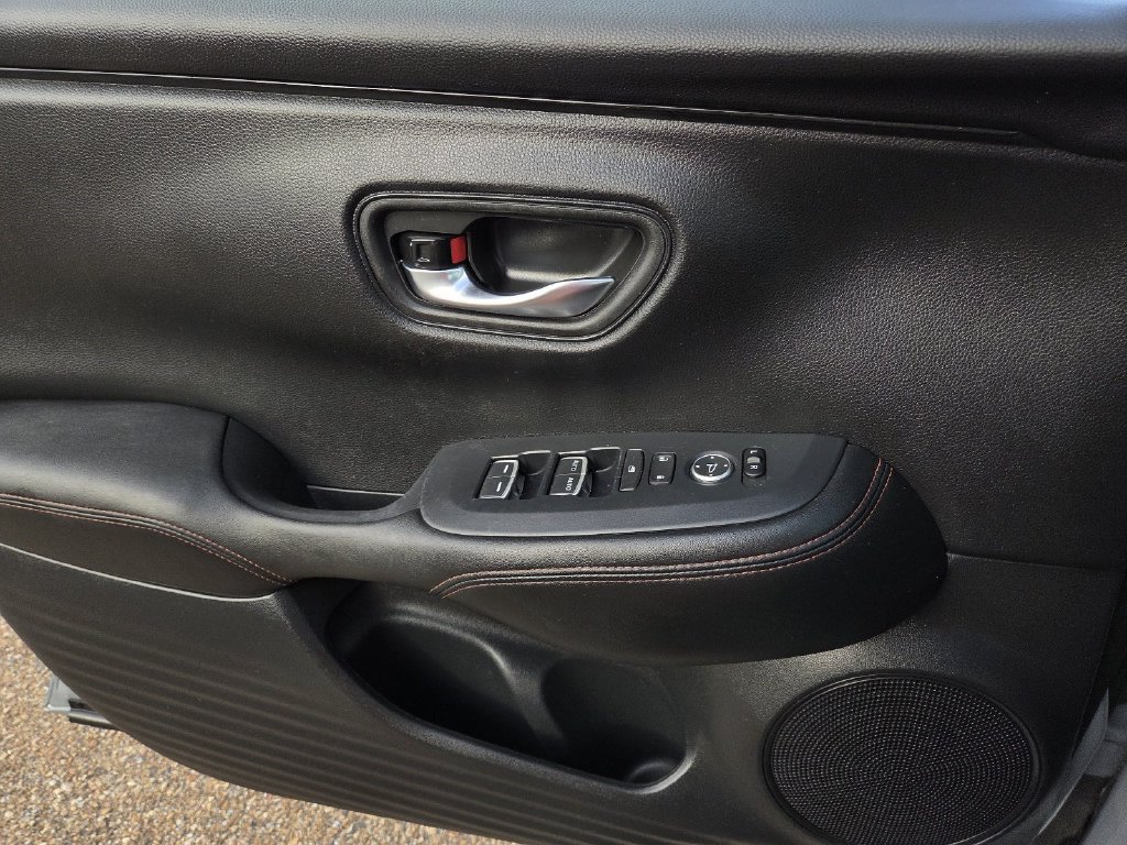Certified 2025 Honda HR-V Sport image 15