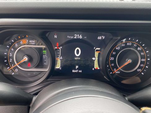 Used 2025 Jeep Wrangler Unlimited Rubicon 392 AWD/4WD image 25