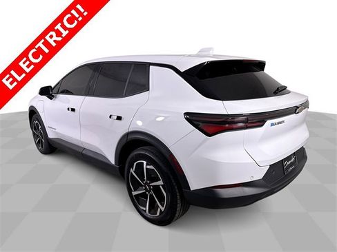 Used 2025 Chevrolet Equinox EV LT image 6