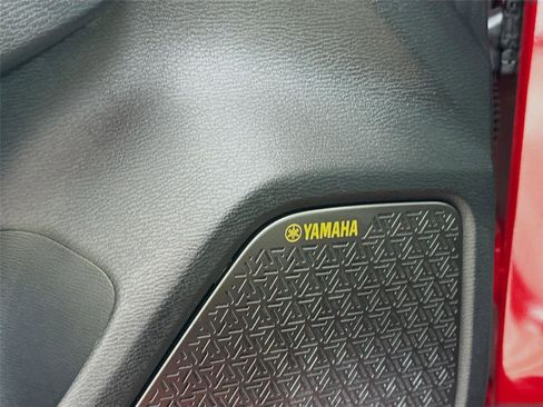 New 2025 Mitsubishi Outlander SE image 19