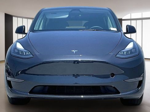 Used 2025 Tesla Model Y Long Range RWD image 2
