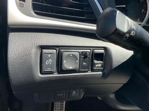 Used 2019 Nissan Sentra SR FWD image 20