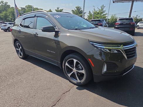 Used 2023 Chevrolet Equinox LT AWD/4WD image 1