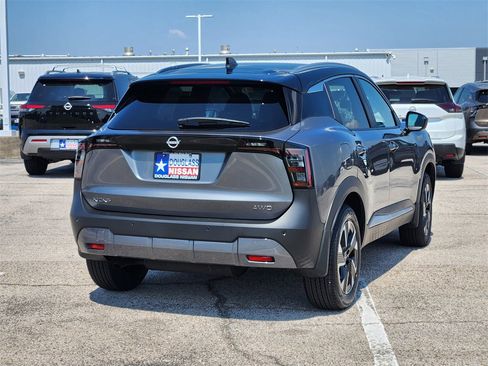 New 2025 Nissan Kicks SV w/ SV Premium Package image 3