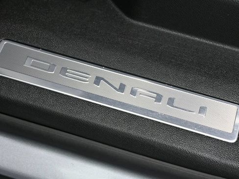 Used 2025 GMC Yukon Denali AWD/4WD image 21