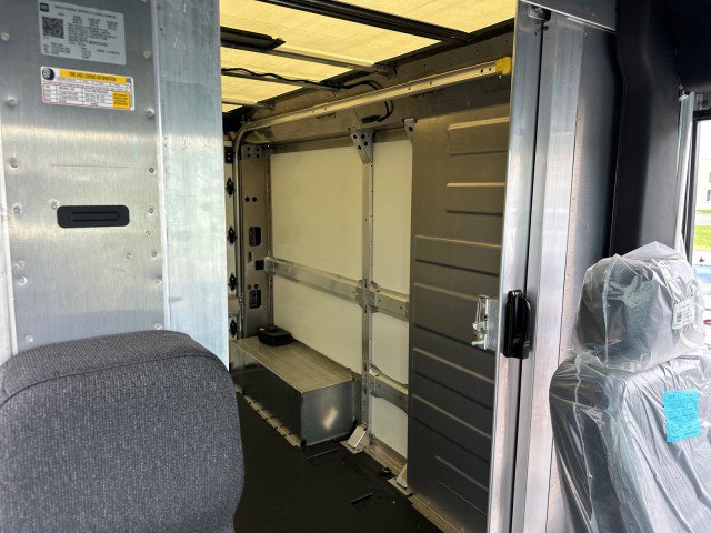Used 2024 Chevrolet Brightdrop 400 w/ Commercial Equipment Package AWD/4WD image 30
