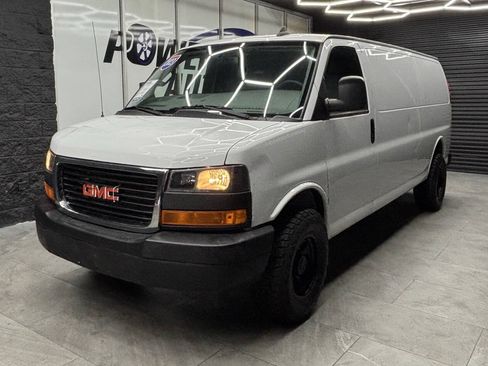 Used 2023 GMC Savana 2500 Extended RWD image 2