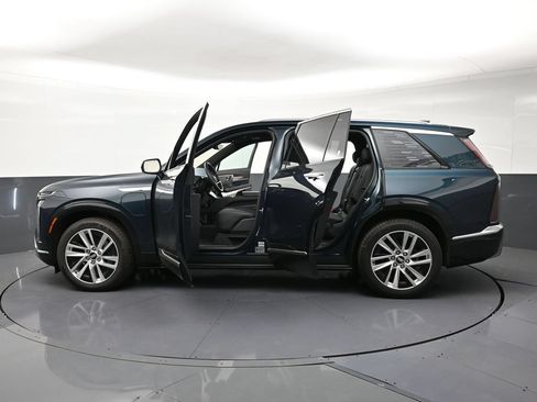 Used 2026 Cadillac Vistiq Luxury AWD/4WD image 34