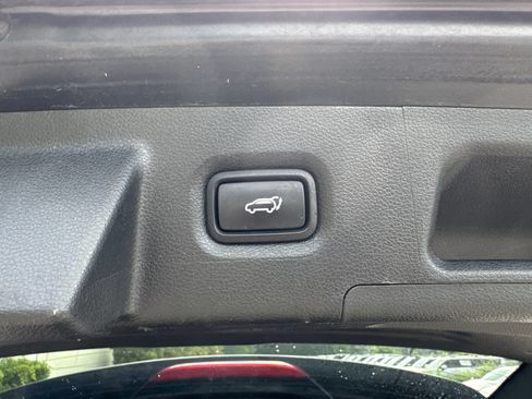 Used 2022 Hyundai Santa Fe SEL w/ Convenience + Premium Package FWD image 19