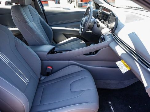 Certified 2025 Hyundai Elantra SEL FWD image 20
