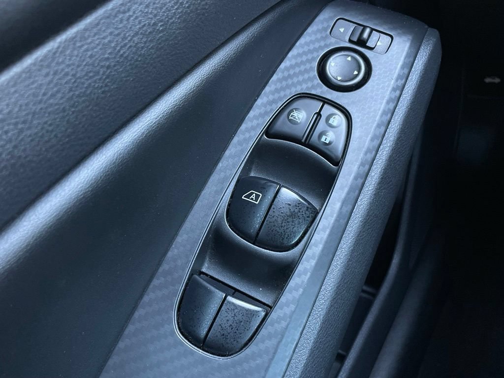 Used 2025 Nissan Sentra SV FWD image 11