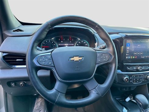 Used 2023 Chevrolet Traverse LT image 11