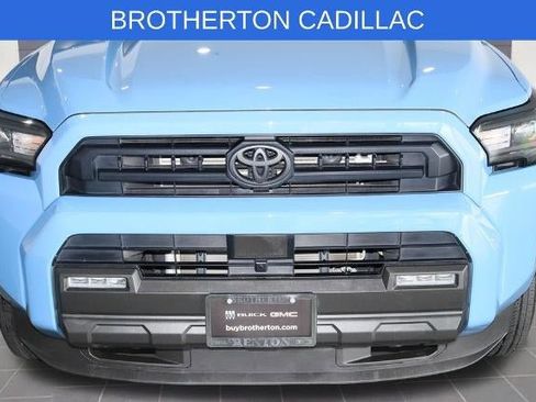 Used 2025 Toyota 4Runner SR5 AWD/4WD image 11