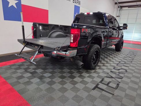 Used 2022 Ford F250 Lariat w/ Lariat Ultimate Package AWD/4WD image 30