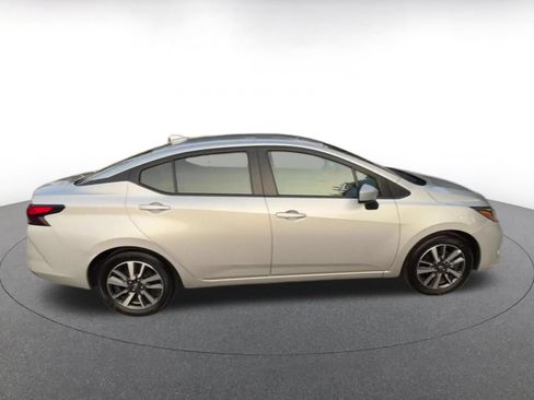Used 2025 Nissan Versa SV FWD image 16