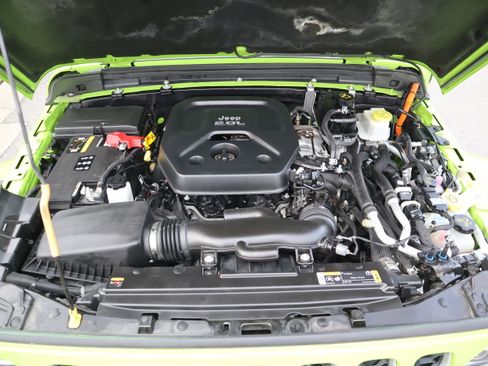 Used 2021 Jeep Wrangler Unlimited Sahara w/ Cold Weather Group image 32