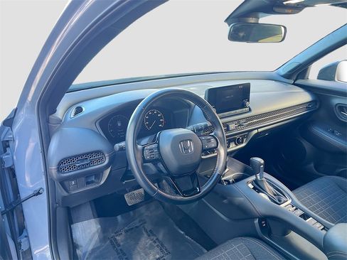 Used 2025 Honda HR-V Sport image 9