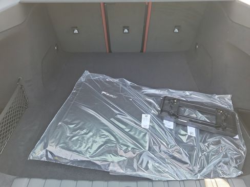 New 2026 BMW i4 eDrive40 w/ M Sport Package RWD image 7