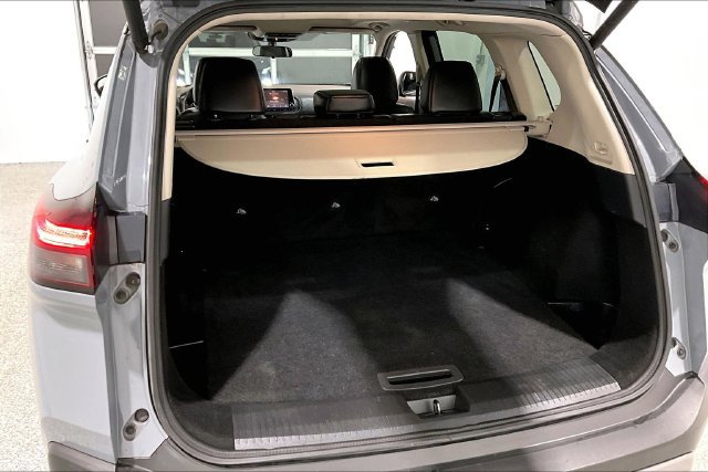 Used 2021 Nissan Rogue SV AWD/4WD image 46