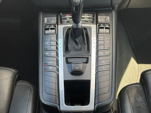 Used 2015 Porsche Macan S image 21