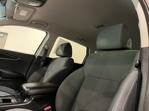 Used 2019 Kia Sorento AWD image 19