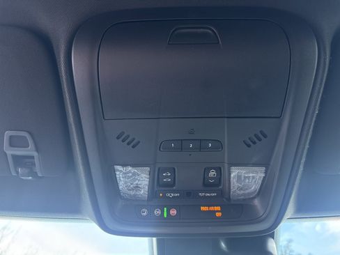 Used 2019 Cadillac XT4 Premium Luxury image 31