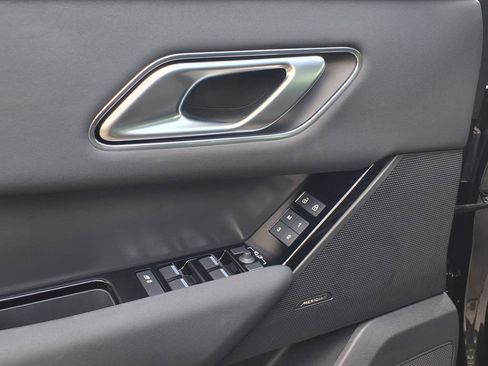 Certified 2025 Land Rover Range Rover Velar Dynamic SE image 10