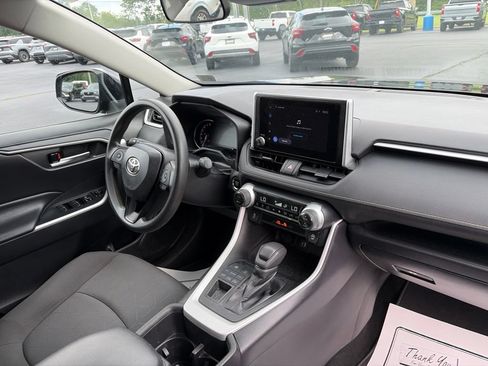 Used 2023 Toyota RAV4 XLE AWD/4WD image 39
