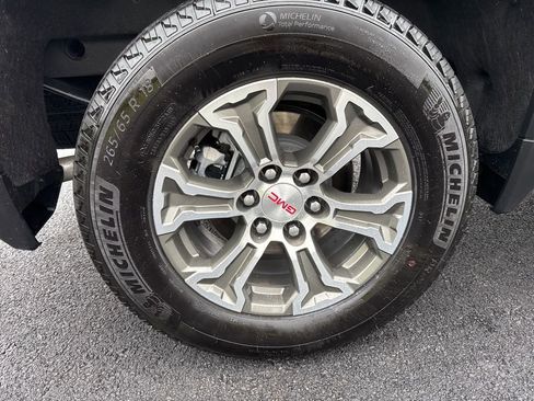 Used 2026 GMC Sierra 1500 SLT AWD/4WD image 13