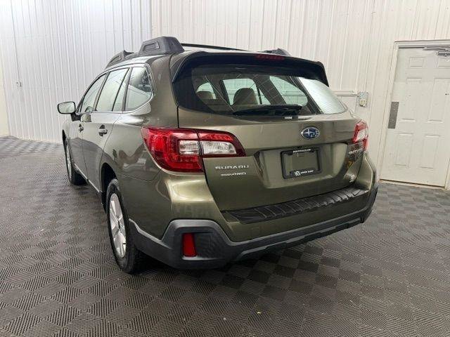 Used 2019 Subaru Outback 2.5i AWD/4WD image 3