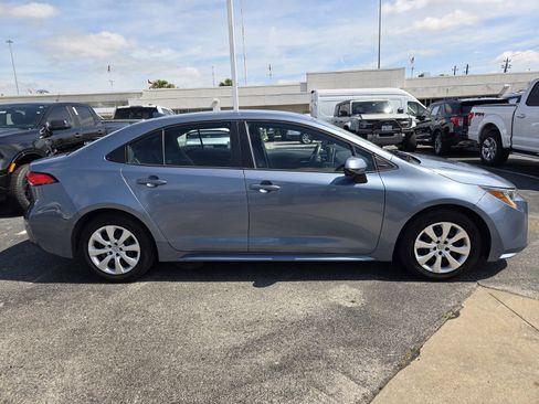 Used 2020 Toyota Corolla LE FWD image 4