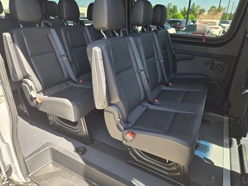 Used 2025 Mercedes-Benz Sprinter 2500 image 21