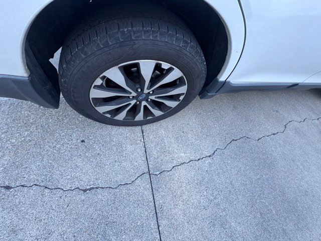 Used 2017 Subaru Outback 3.6R Limited AWD/4WD image 12
