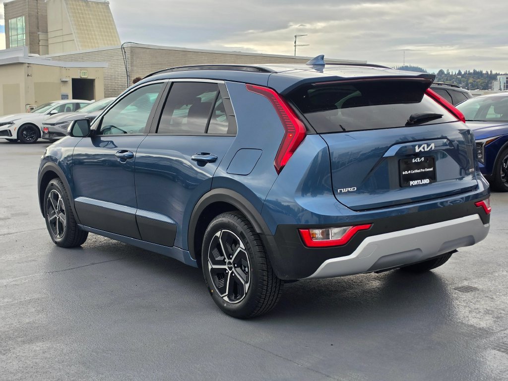 Certified 2025 Kia Niro EX FWD image 5