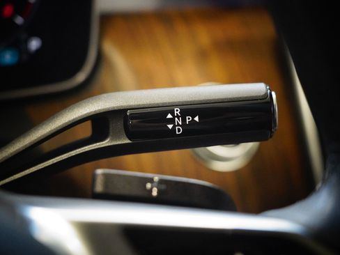 Used 2025 Mercedes-Benz C 300 4MATIC Sedan image 21