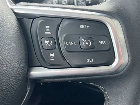 Used 2025 Jeep Wrangler Unlimited Sahara image 20