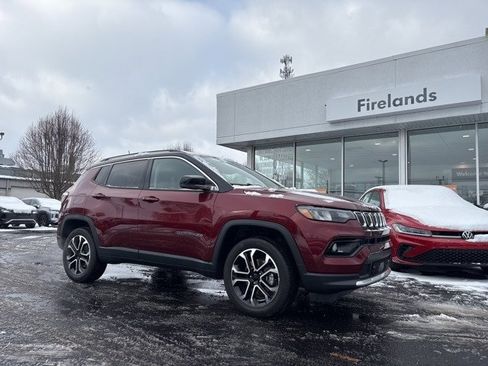 Used 2022 Jeep Compass Limited image 1