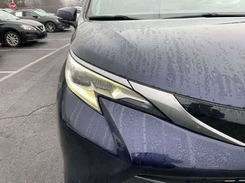 Used 2023 Toyota Sienna Platinum image 17