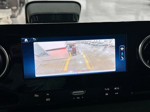 Used 2025 Mercedes-Benz Sprinter 2500 image 14