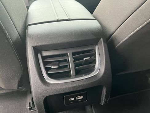 Used 2025 Chevrolet Blazer LT FWD image 19