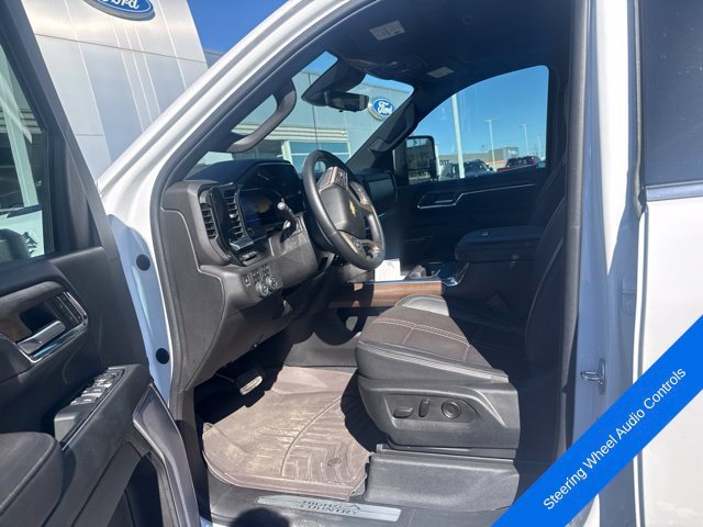 Used 2024 Chevrolet Silverado 2500 High Country w/ High Country Premium Package AWD/4WD image 10
