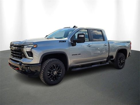 Used 2025 Chevrolet Silverado 2500 LT w/ Trail Boss Package image 2