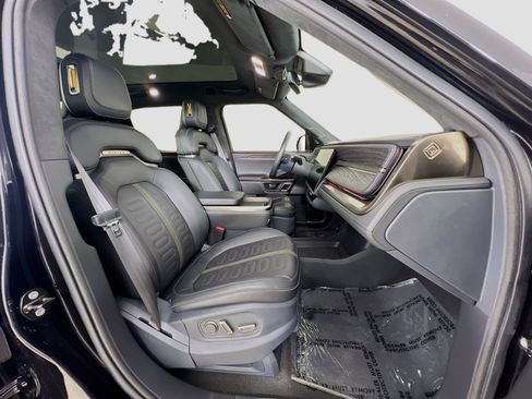 Used 2022 Rivian R1T Launch Edition image 29