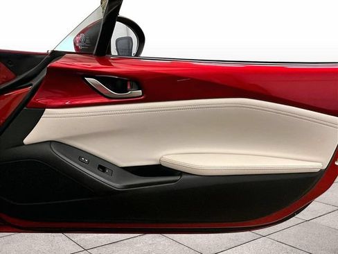Used 2021 MAZDA MX-5 Miata RF Grand Touring RWD image 23