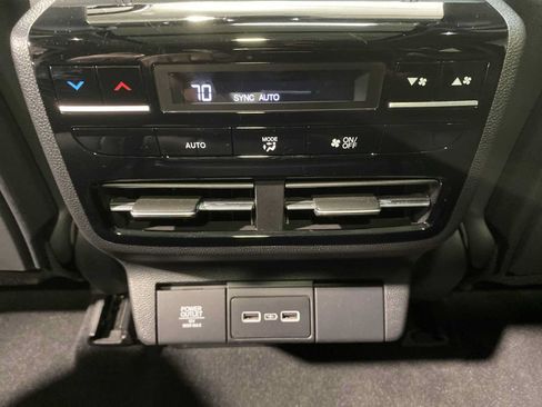 Used 2024 Acura MDX SH-AWD image 25