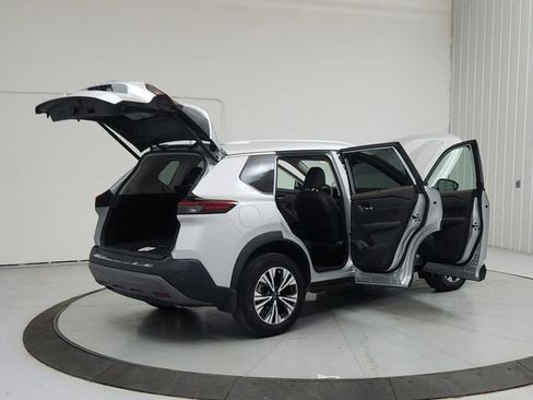 Used 2023 Nissan Rogue SV w/ SV Premium B Package FWD image 15