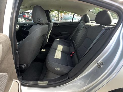 Used 2017 Chevrolet Cruze LT image 14