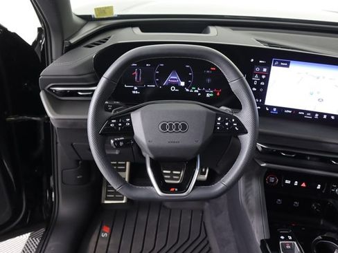 Used 2025 Audi SQ5 Prestige w/ Prestige Package AWD/4WD image 22